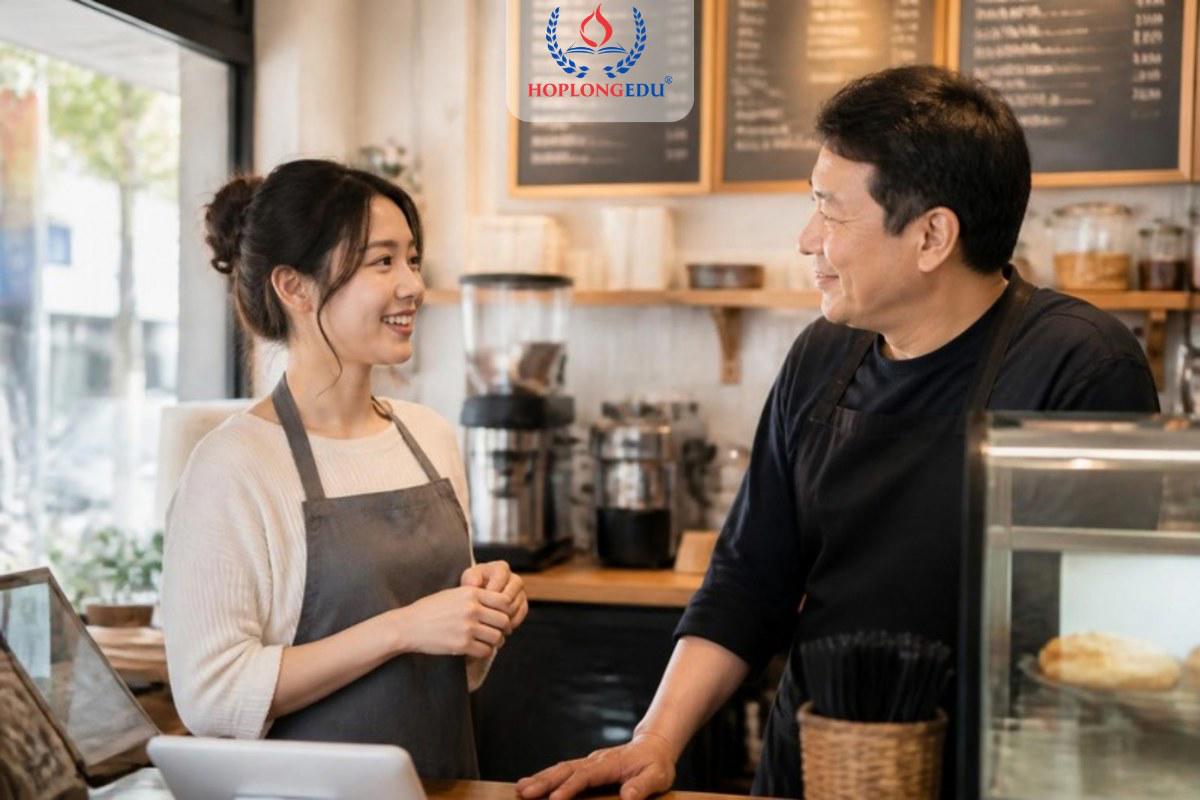 Du học sinh Việt làm thêm ở quán cà phê tại Seoul nói chuyện lịch sự với chủ quán người Hàn