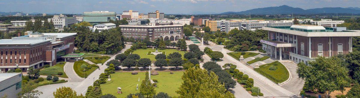 Toàn cảnh khuôn viên Đại học Wonkwang ở Iksan nhìn từ trên cao