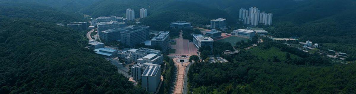 Khuôn viên UNIST ở Ulsan giữa đồi núi nhìn từ trên cao