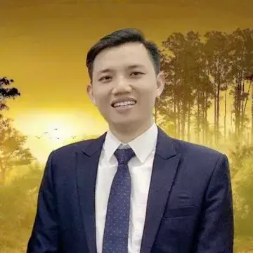 Nguyễn Anh Qu&acirc;n, gi&aacute;m đốc đối ngoại v&agrave; tư vấn tuyển sinh Hợp Long Education