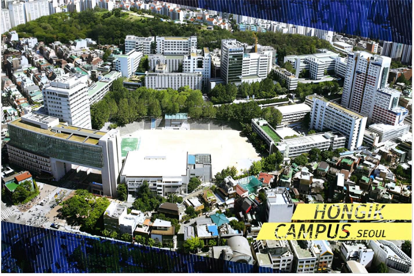 Ảnh chụp từ trên cao cơ sở Seoul của Đại học Hongik, các toà nhà xếp dày trên sườn đồi giữa khu dân cư quận Mapo